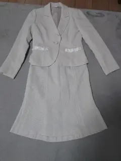 11AR レディースフォーマルスーツ 値段交渉可能