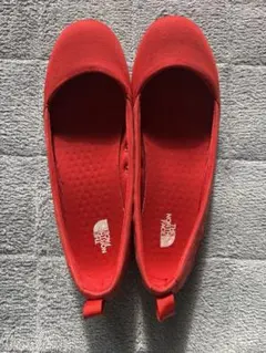 THE NORTH FACE レッド フラットシューズ