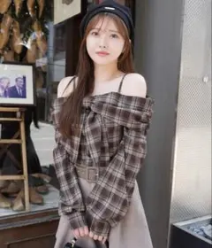 LIP SERVICE　オフショルリボンチェックシャツトップス ブラウン