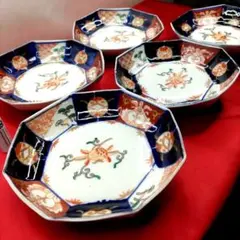 「獅子 扇子 唐草……金彩の角皿」古伊万里色絵皿 3客セット 骨董アンティーク 伊万里焼 金彩色絵獅子花鳥文八角皿 和食器 飾り皿 | Leaf