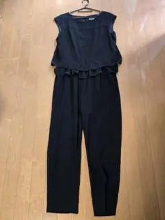 persodea 黒いジャンプスーツと白いジャケットのセット　１１号