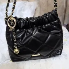 新品未使用　CHANELノベルティチャーム付き　社外品ミニショルダーバッグ