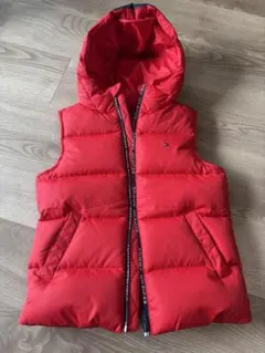 Tommy Hilfiger フード付きダウンベスト 122