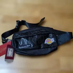 美品☆NBA ロサンゼルスレイカーズ☆ボディバッグ☆ブラック