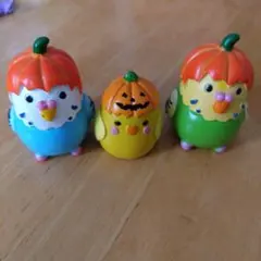 かぼちゃの帽子のインコフィギュア3体セット