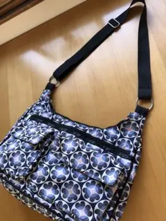 送料込み　綺麗　美品　レスポートサック ハート柄　花柄ショルダーバッグ