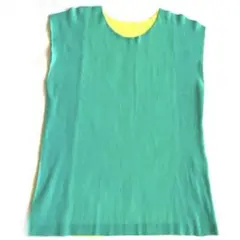PLEATS PLEASE　ISSEY MIYAKE　ノースリーブ・トップス