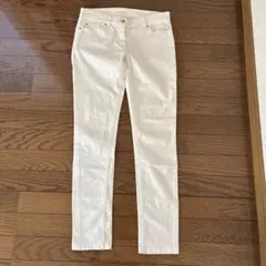 ホワイトスリムフィットデニムパンツのサムネイル