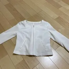 ノーカラージャケット ホワイト ビジュー装飾　プロポーションのサムネイル