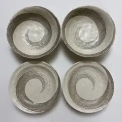 渦巻き模様の陶器皿4枚セット