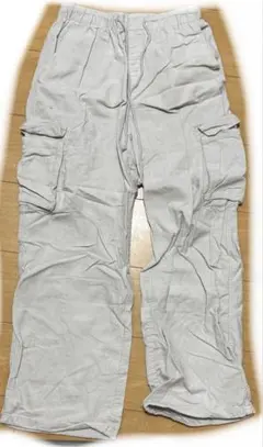 GU ライトグレー カーゴパンツ