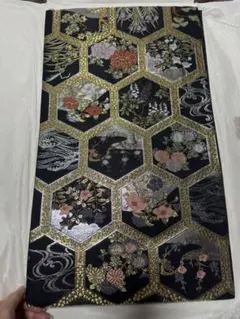 豪華な花柄 黒地 袋帯