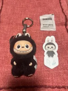 POPMARTラブブ イニシャル　ミニラブブ PIN FOR LOVE正規品　R