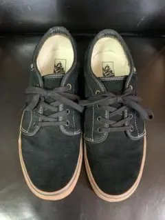 ガムソール スニーカー