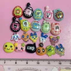 no.369 21個ネイルパーツたまごっち