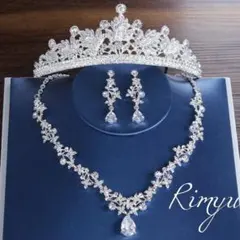 【赤字特価】CZ3点セットウェディングアクセサリーティアラ&ピアス&ネックレス4