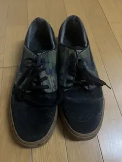 Item thumbnail for item 15594af8-f151-4978-b6f6-0331638dfc98