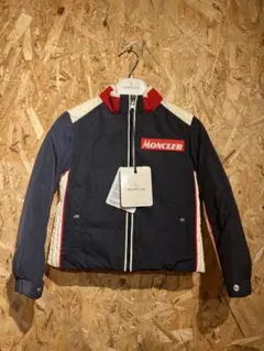 〈新品タグ付き〉モンクレールキッズダウンジャケット レトロデザイン 110