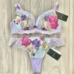 Salute 高級下着上下セットアップ　盛れるブラ　レース　Wacoal ピンク