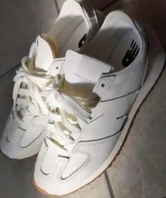 ニューバランス　ユニセックス　スニーカー