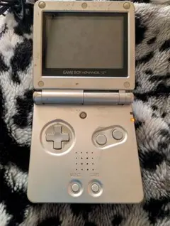 ゲームボーイアドバンスSP シルバー 本体と充電器　ジャンク