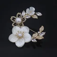 桜ブローチ　桜の花　フラワーモチーフ　パールブローチ