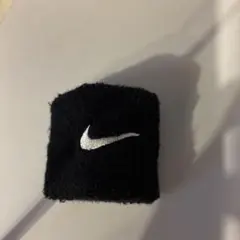 ナイキ NIKE リストバンド ブラック 黒 刺繍