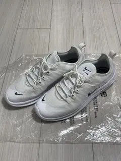 ナイキ　エアマックスアクシス　白 28.0