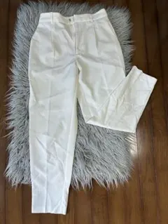 GU ホワイト スリムフィットパンツ