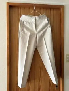 ZARA♡テーパードパンツ♡アイボリー♡透け感なし♡しっかりした生地感サイズ26
