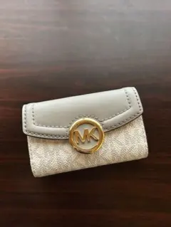 Michael Kors グレーキーケース
