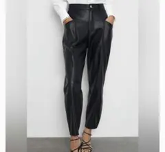 ZARA　ハイウェストフェイクレザーパンツ