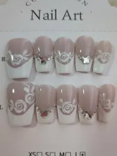 ネイルチップセット（ローズ・蝶デザイン）