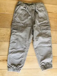 美品　UNIQLO カーゴジョガーパンツ　120cm
