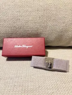 フェラガモ　バレッタ