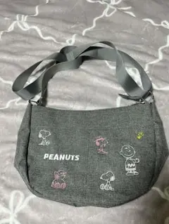 スヌーピ　刺繍 ショルダーバッグ　斜めがけバッグ ピーナッツ PEANUTSのサムネイル