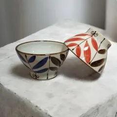 波佐見焼　軽量茶碗　夫婦茶碗　2個セット　　二色シダ絵　赤青　軽量　新品未使用のサムネイル
