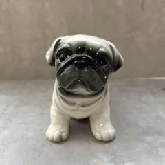 パグ犬　陶器の置物　インテリア　オブジェ