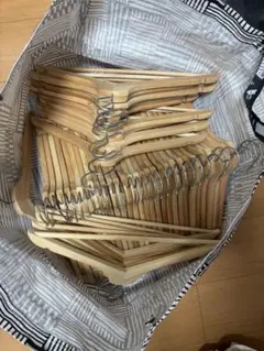 IKEA 木製ハンガー 80本セット ナチュラルカラー まとめ売り - メルカリ