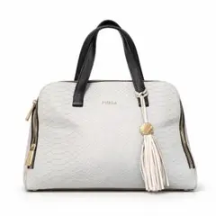 FURLA 型押しレザー ハンドバッグ 水色 タッセル付 上品 高見えパイソン柄
