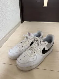 NIKE AIR FORCE 1 スニーカー