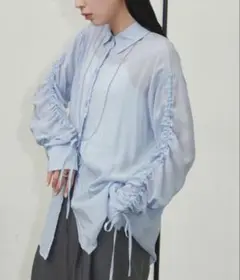 シャーリングリボンシャツ