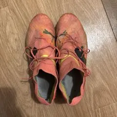 Puma ピンク ハイカット サッカーシューズ