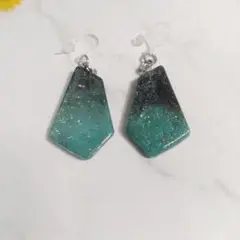 青緑と黒　ピアス