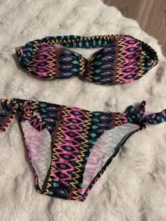 カラフル　幾何学模様　セパレートビキニ　ビキニ　水着
