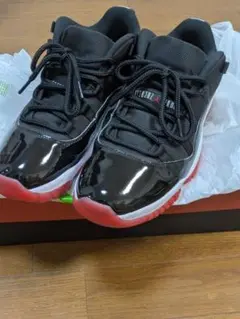 Nike Air Jordan 11 Low ブラック/レッド