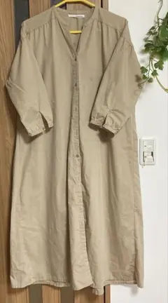 FETENCAR DUE ベージュ シャツワンピース 長袖