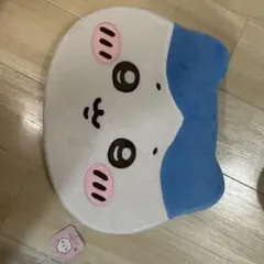 ちいかわ ハチワレ 顔型クッションのサムネイル