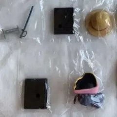 ワンピース　フィルム　レッド　ガシャポンコレクション　シャンクス　ルフィ　ウタ