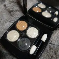 シャネル　レ　キャトルオンブルNo5